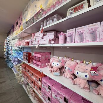 Miniso - Sanrio section - Accessories Near Me - Sand Lake, Florida, Florida Miniso - Sanrio section - Accessories Near Me - Sand Lake, Florida, Florida