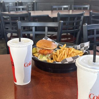 Side Chick - Chicken sandwich - Chicken Shop Near Me - Branson, Missouri
