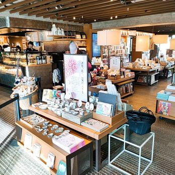 スターバックスコーヒー 京都岡崎 蔦屋書店 - Updated July 2025