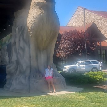 Great Wolf Lodge - Woof outside the lodge - Resorts Near Me - Williamsburg, Virginia