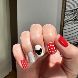 Modern Chic Nail Bar - Disney manicure!