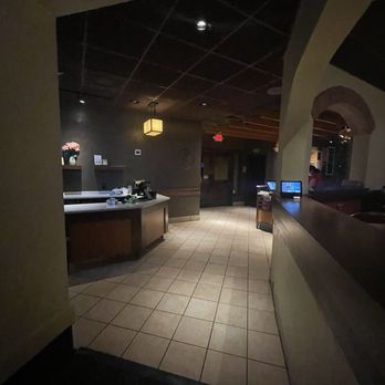 Olive Garden Italian Restaurant - Waiting Area - Italian Near Me - Irving, Texas Olive Garden Italian Restaurant - Waiting Area - Italian Near Me - Irving, Texas