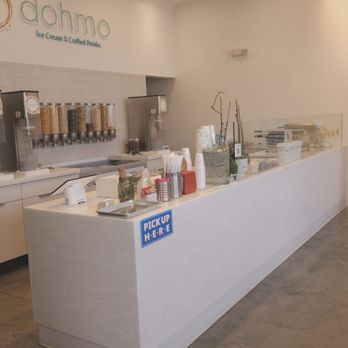 Dohmo - Pick up counter - Ice Cream & Frozen Yogurt Near Me - Olivette, Missouri