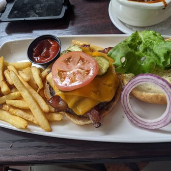 Dillon Dam Brewery - Bacon cheeseburger - American Near Me - Dillon, Colorado