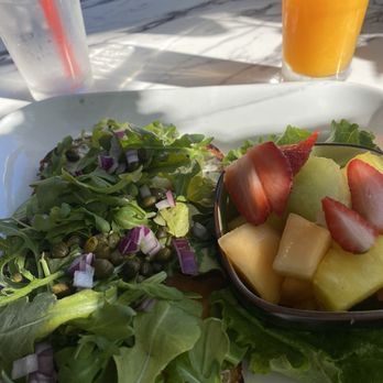 Vic's All Star Kitchen - Freshly squeezed orange juice - American Near Me - Pleasanton, California