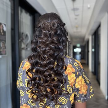Extensioneslyas - Hair Extensions Near Me - La Jolla, California Extensioneslyas - Hair Extensions Near Me - La Jolla, California