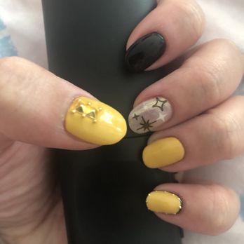 e's beauty studio - I had given her some color scheme for a concert I was going to, and this was what she designed for me. - Nail Salons Near Me - Toronto, Ontario