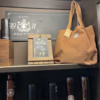 Starbucks - Tote bag and tumblers. - Coffee & Tea Near Me - Seattle, Washington Starbucks - Tote bag and tumblers. - Coffee & Tea Near Me - Seattle, Washington