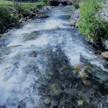 Fossevandring Geiranger - The water is very cold and clean. - Hiking Near Me