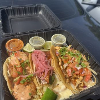 Las Bugambilias - Shrimp, toreado, and pollo tacos - Food Trucks Near Me - Mercer Island, Washington Las Bugambilias - Shrimp, toreado, and pollo tacos - Food Trucks Near Me - Mercer Island, Washington