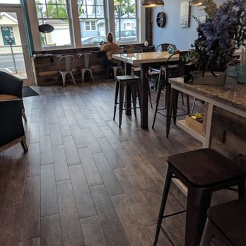 Muni’s Coffee Joint - Interior - Coffee & Tea Near Me - Lindenhurst, New York