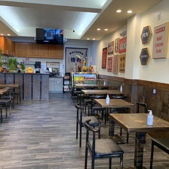 Fun Station - Restaurant interior - Noodles Near Me - Honolulu, Hawaii