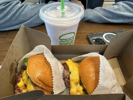 Shake Shack Oak Lawn by null