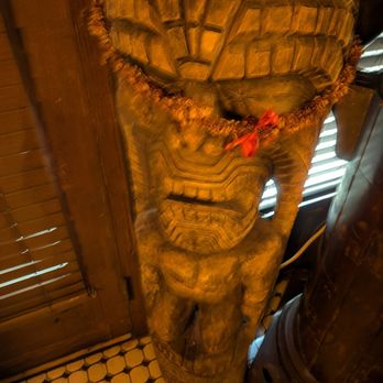 Skull & Crown Trading - Entryway - Tiki Bars Near Me - Honolulu, Hawaii Skull & Crown Trading - Entryway - Tiki Bars Near Me - Honolulu, Hawaii