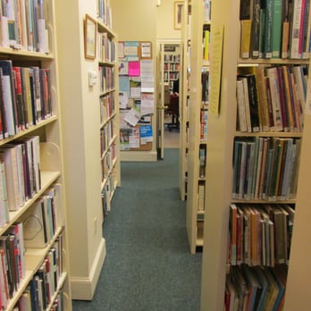 Graves Memorial Library - Narrow aisles - Libraries Near Me - Kennebunkport, Maine