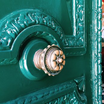 The Independente Hostel & Suites - The main entrance-door - Hostels Near Me - Lisbon, 11