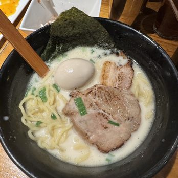 KINTON RAMEN BISHOP - Pork Original with Thick Ramen Noodles - Ramen Near Me - Montreal, Quebec KINTON RAMEN BISHOP - Pork Original with Thick Ramen Noodles - Ramen Near Me - Montreal, Quebec
