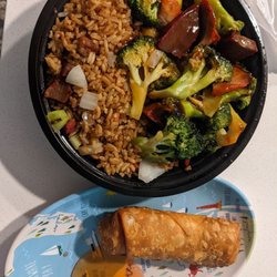 China Dragon - Roast pork and broccoli lunch combo with egg roll