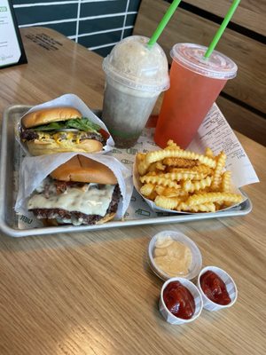 Shake Shack Des Peres by null