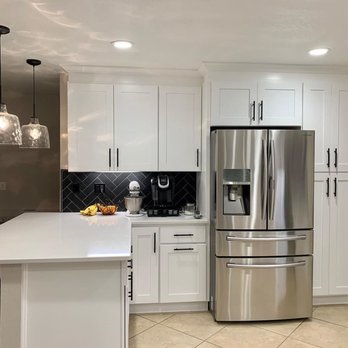 Hybrid Power Electric - Layered lighting completes kitchen design. Recessed lights, under cabinet lights and accent pendant working together! - Electricians Near Me - Murrieta, California Hybrid Power Electric - Layered lighting completes kitchen design. Recessed lights, under cabinet lights and accent pendant working together! - Electricians Near Me - Murrieta, California