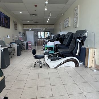 Green Nails Spa - Pedicure Chairs - Nail Salons Near Me - Concord, North Carolina
