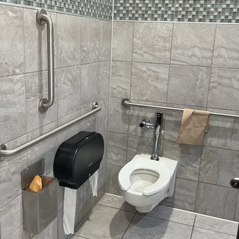 Planet Fitness - Restroom Toilet around 5p on 4/15/26 - Gyms Near Me - Commack, New York