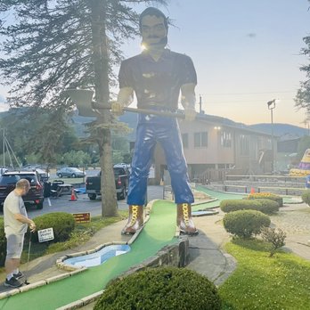 Around the World Golf - Mini Golf Near Me - Lake George, New York