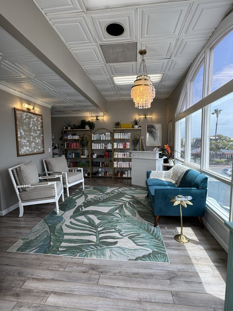 The Loma Salon and Spa Logo