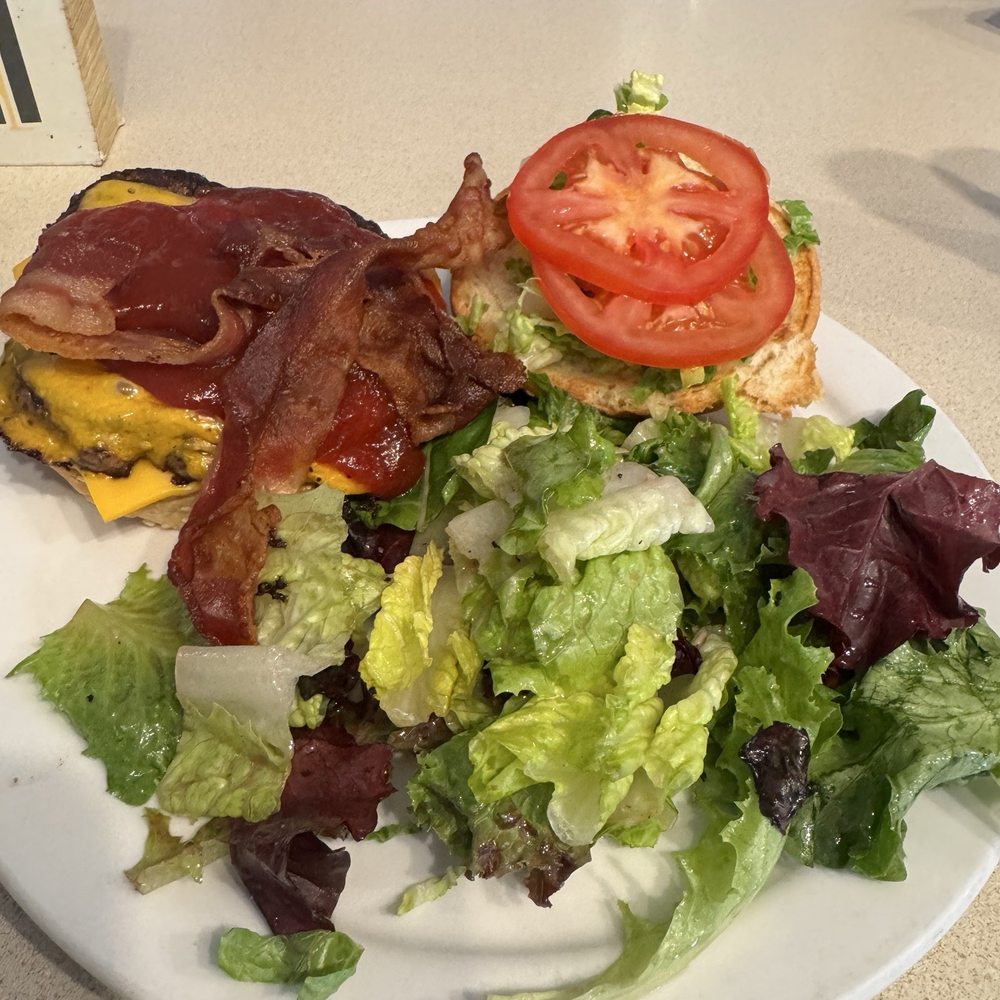 Mike's at the Crossroads - Bbq Burger & Salad - American Near Me - Cotati, California
