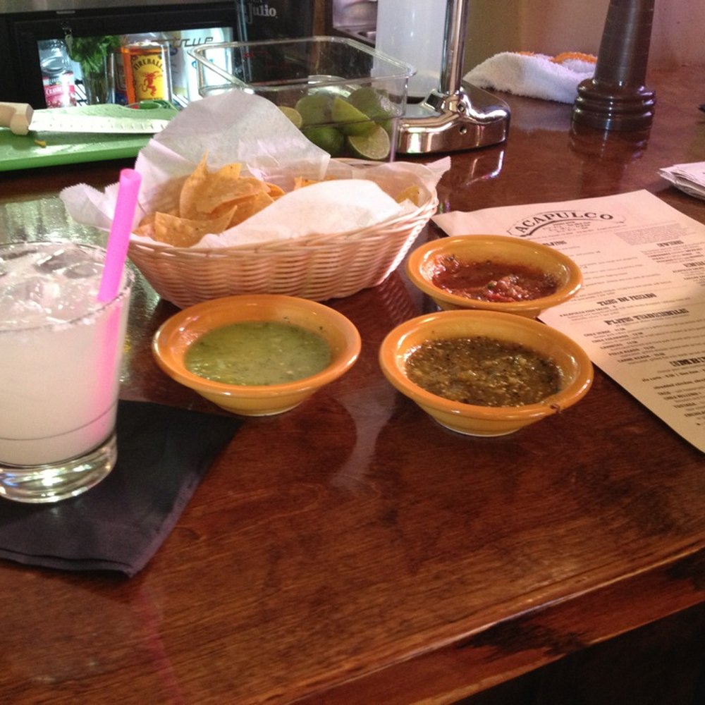 Acapulco - Skinny margarita, chips & salsas - Mexican Near Me - Alameda, California Acapulco - Skinny margarita, chips & salsas - Mexican Near Me - Alameda, California