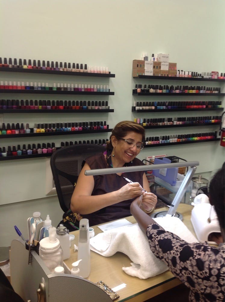 Balayage Hair and Nail Salon Logo