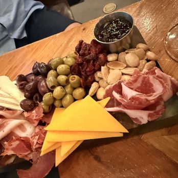 Happys Barley & Vine - Charcuterie board - Wine Bars Near Me - El Paso, Texas Happys Barley & Vine - Charcuterie board - Wine Bars Near Me - El Paso, Texas