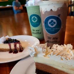 Black Scoop Cafe - White Choco Matcha and Cream Chesse Hershey's Frappes with an order of Blueberry Cheesecake and Duo Mousse Cake