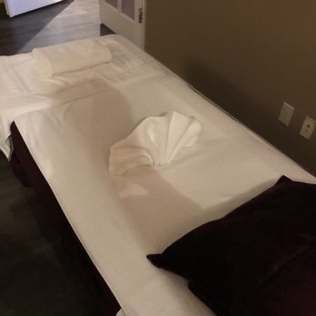 Natureland Massage - Wonderful massage bed for a foot massage - Reflexology Near Me - Albuquerque, New Mexico