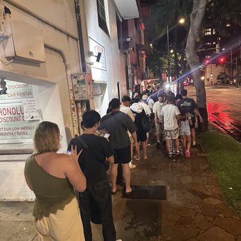 Maguro Spot - Out the door after 8pm - Seafood Near Me - Honolulu, Hawaii