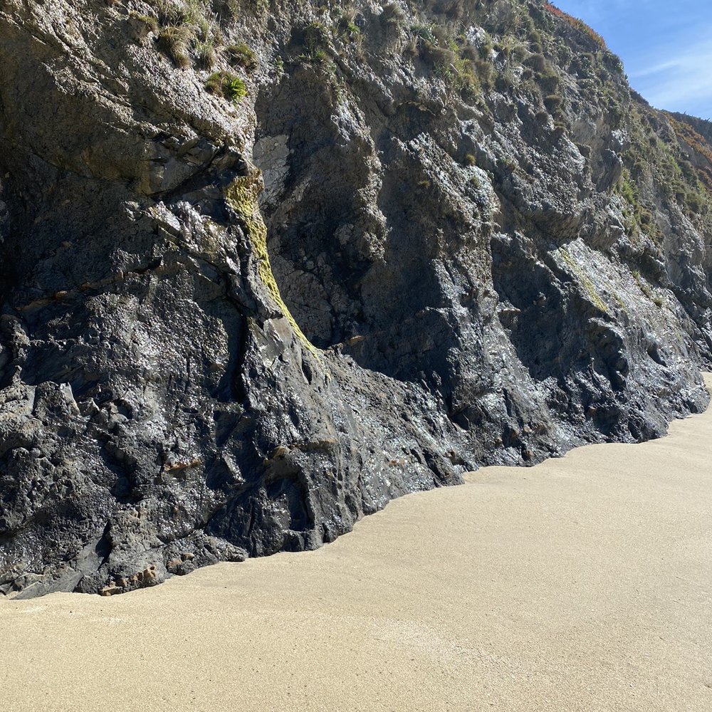 Miramontes Point Beach - Water leaking over the cliff. - Beaches Near Me - Half Moon Bay, California Miramontes Point Beach - Water leaking over the cliff. - Beaches Near Me - Half Moon Bay, California