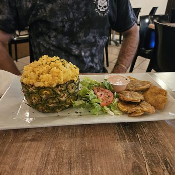 Richie's Restaurant - Pineapple rice - Seafood Near Me - Río Grande, Puerto Rico