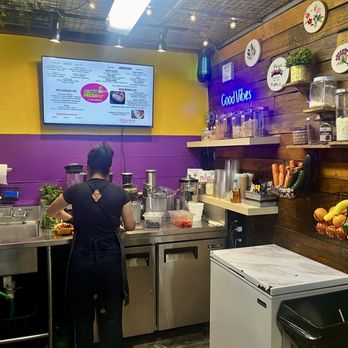 Juice World FL - Juice World booth - Juice Bars & Smoothies Near Me - Hollywood, Florida