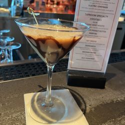 Chocolate peanut butter martini