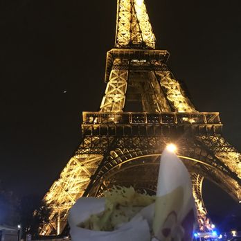 Oh! Regalade - My cheese and egg crepe in front of the Eiffel Tower - Ice Cream & Frozen Yogurt Near Me - Paris, 01