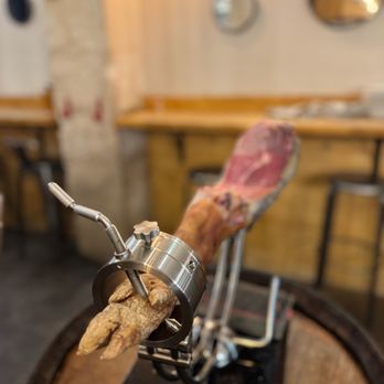 A Noste - jambon - Basque Near Me - Paris, 75