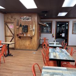 Rubi's Peruvian Taste - Seating