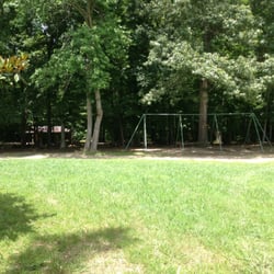 Camp Idlewild - Swings, fire pit, picnic area, playground. Can't beat this place for a family reunion.