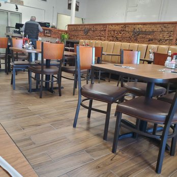 Kerman Country Cafe - Breakfast & Brunch Near Me - Kerman, California