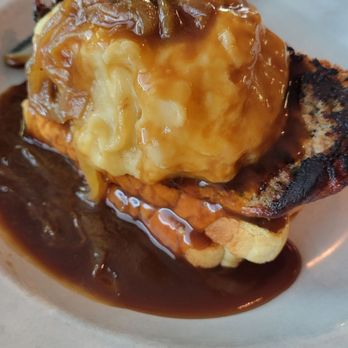 Aidan's Pub - Meatloaf with mashed potatoes and gravy - Comfort Food Near Me - Bristol, Rhode Island