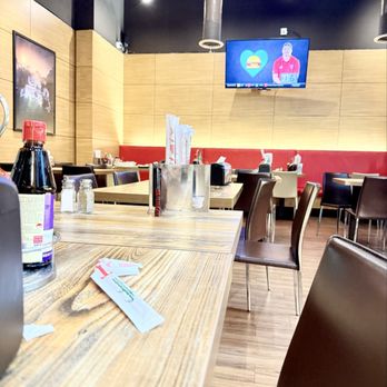 Pho Viet - nice seating area inside - Vietnamese Near Me - Redlands, California Pho Viet - nice seating area inside - Vietnamese Near Me - Redlands, California