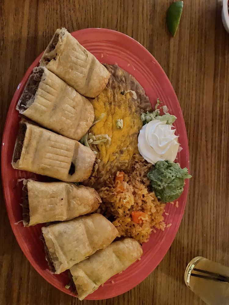 Los Vaqueros Cantina & Grill