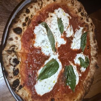 Gjelina - Pizza Neapolitana with burrata - New American Near Me - New York, New York