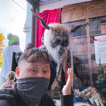 Freakybuttrue Peculiarium - Museums Near Me - Portland, Oregon
