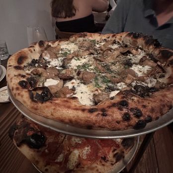 Back to Back - Shrooms Salsiccia - Pizza Near Me - San Francisco, California